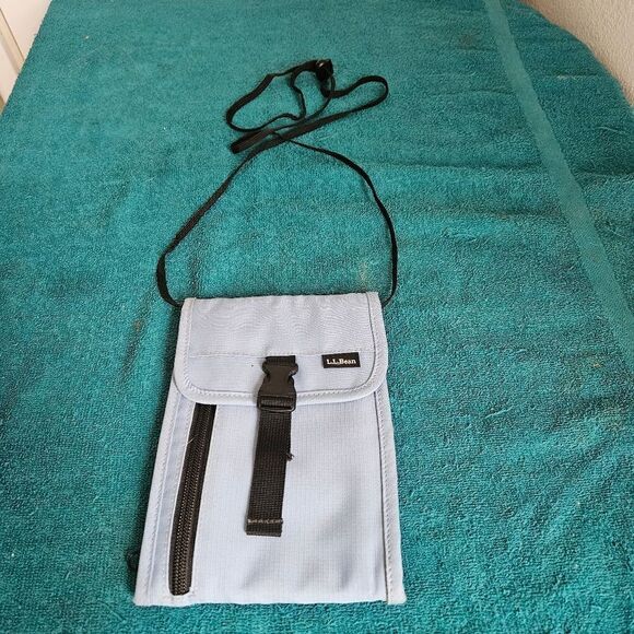 L.L. Bean travel pouch (multi-function) unisex SALE! - Picture 1 of 9